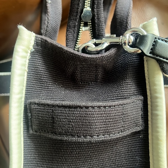 MARC JACOBS JACQUARD SMALL TOTE BAG( black and white) - Picture 10 of 12